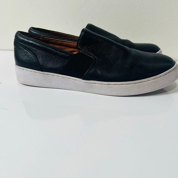 Vionic Demetrait Black Leather Slip on Loafer Sneakers Sz 9.5 - Picture 3 of 7